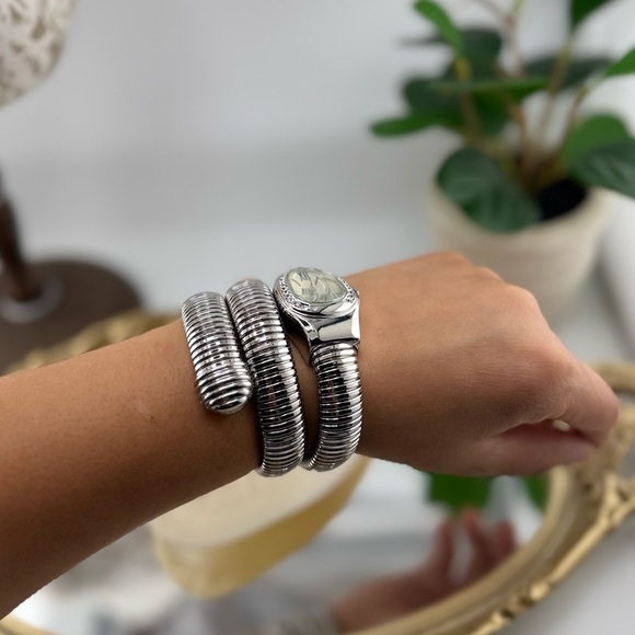 Elegant silver-tone wrap watch in the famous luxury Serpenti style - Picture 17 of 17